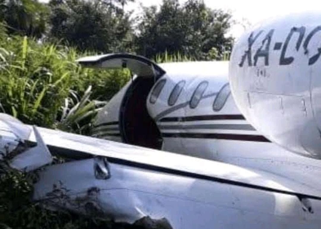 Aseguran avión con droga en Belice, cerca de la frontera con Quintana Roo