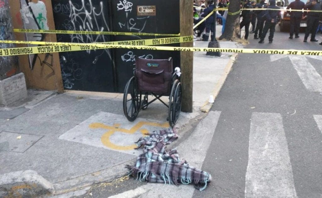Video: Sicario se levanta de una silla de ruedas y asesina al dueño de un gimnasio
