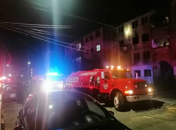 Se incendia departamento en Cancún