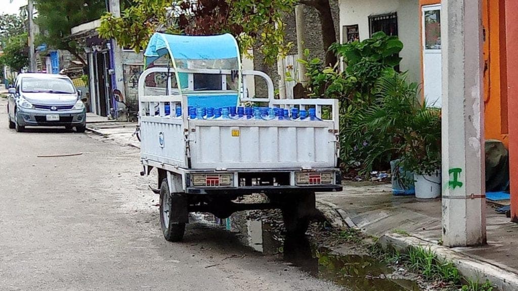 Alistan impuesto a repartidores de agua y alimentos en Quintana Roo