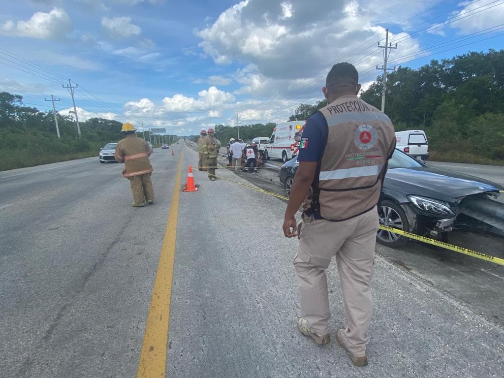 Muere mujer en accidente carretero tras impactar su Mercedes Benz en Akumal