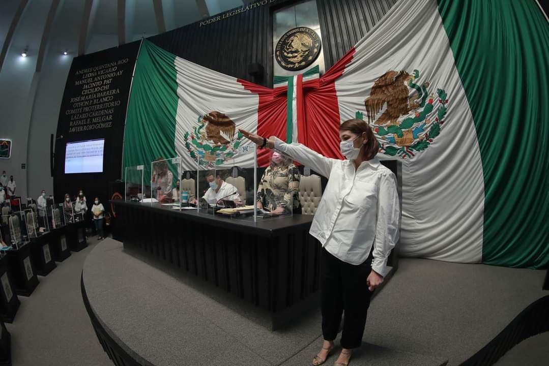 Rinde protesta Kira Iris, suplente de Lili Campos en el Congreso Local