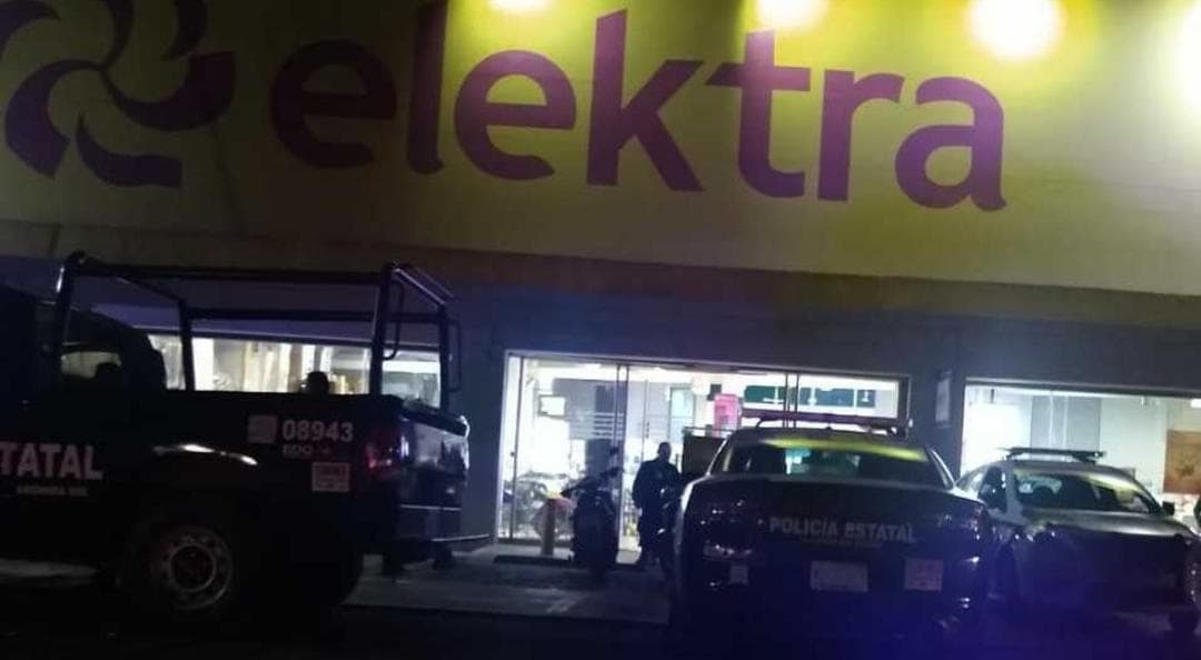 Se roban varios celulares de un Elektra, pero ¡eran de plástico!