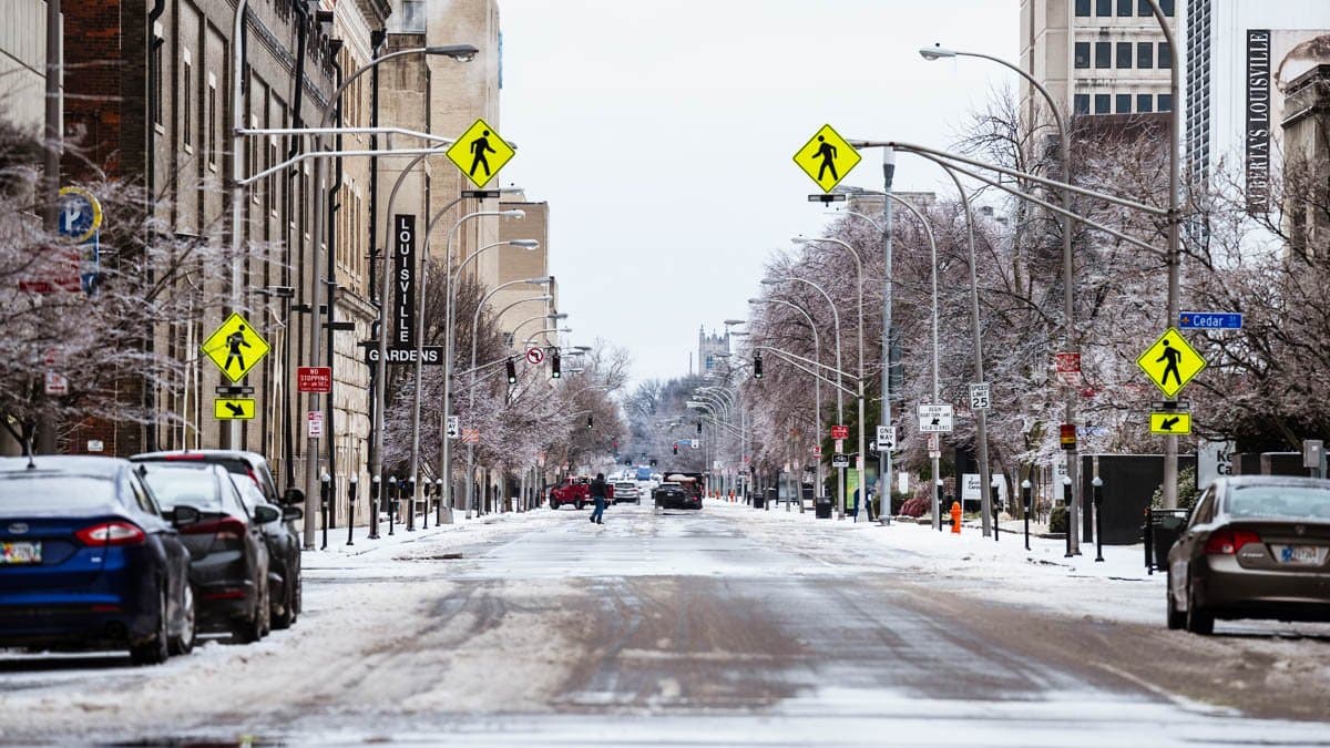Cerca de tres millones de personas sin luz en EE.UU