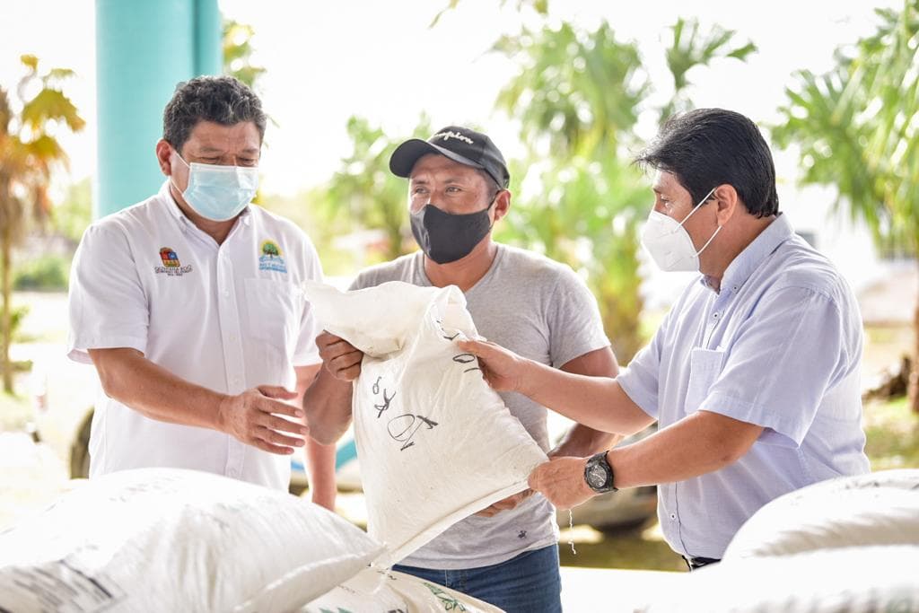 Entregan apoyos a los apicultores de las comunidades rurales de Tulum