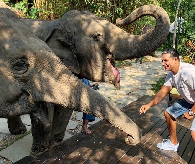 La lujosa vida en Instagram de Manu Vaquita, el socio de Grupo Mandala levantado