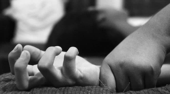 Promotor de una afore citó a clienta a solas para 'explicarle trámites' y abusó de ella