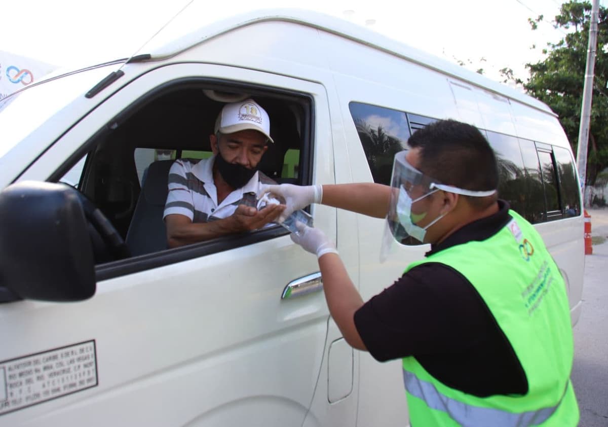 Refuerza gobierno de Laura Fernández medidas sanitarias con sanitización de vehículos