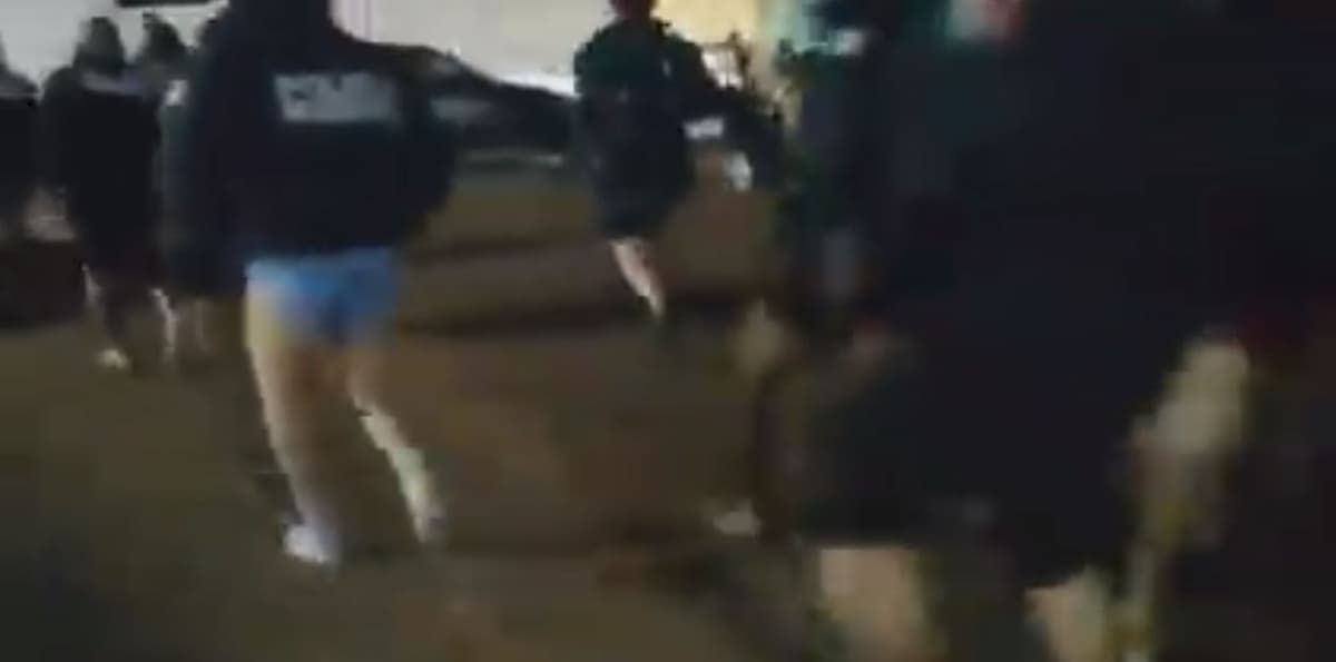 Video: Ponen a policías a entrenar en calzones y lanzándoles cohetes, denuncian abusos