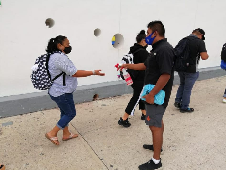 Refuerzan controles sanitarios en muelles de Cozumel e Isla Mujeres