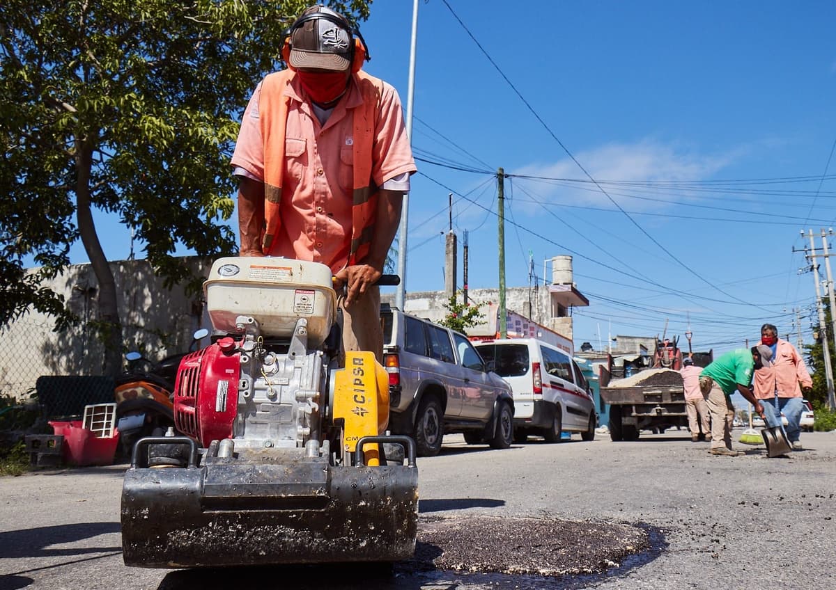 La Dirección de Servicios Públicos de Cozumel lleva a cabo acciones de bacheo
