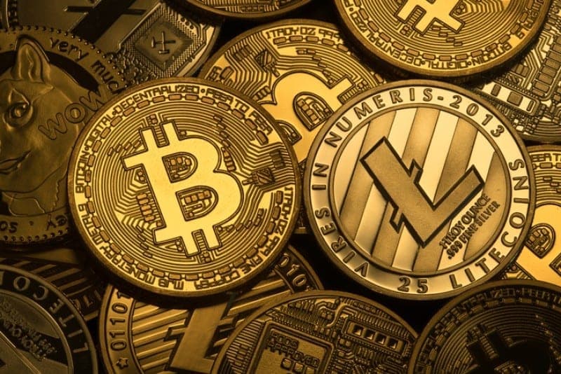 Descarta AMLO usar criptomonedas en México