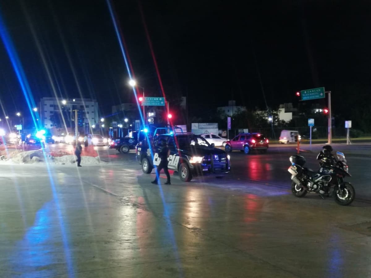 Nuevo ataque a policías en Playa del Carmen, muere uno y lesionan a otro