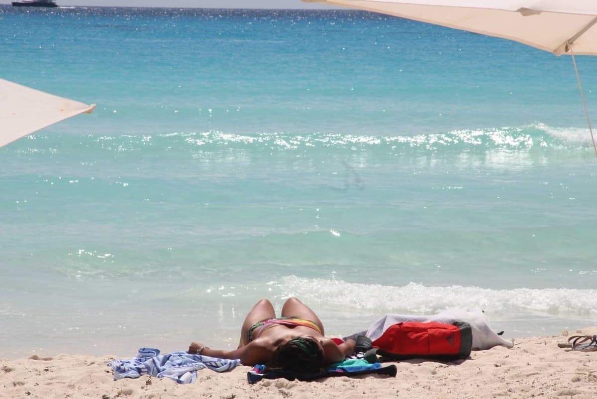 Clima: Pronostican tarde nublada pero muy calurosa en el Caribe Mexicano