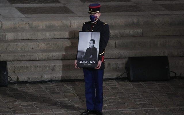 La colegiala que desencadenó la decapitación del profesor francés Samuel Paty admite que mintió sobre él