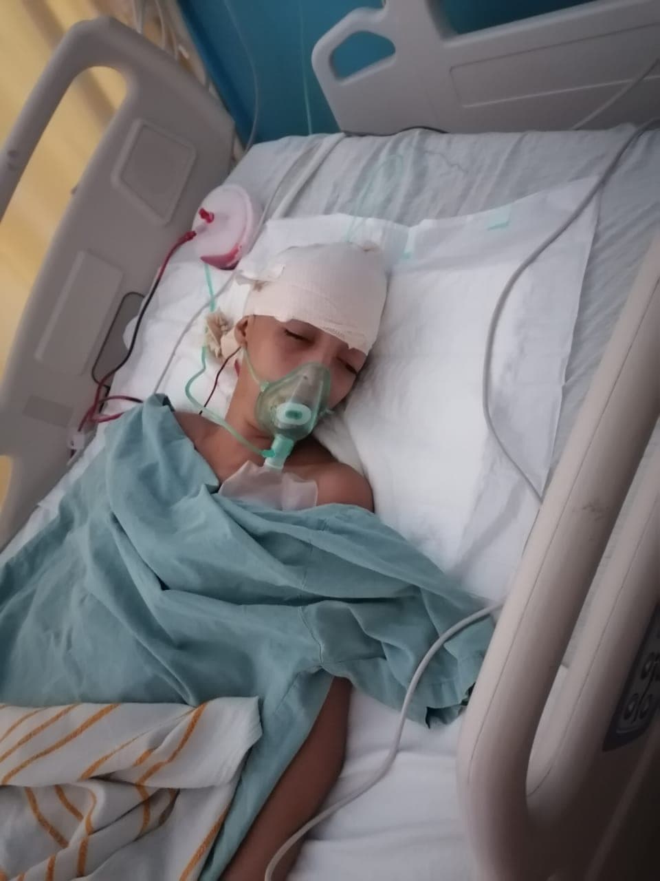 Piden ayuda urgente para salvar la vida de joven playense