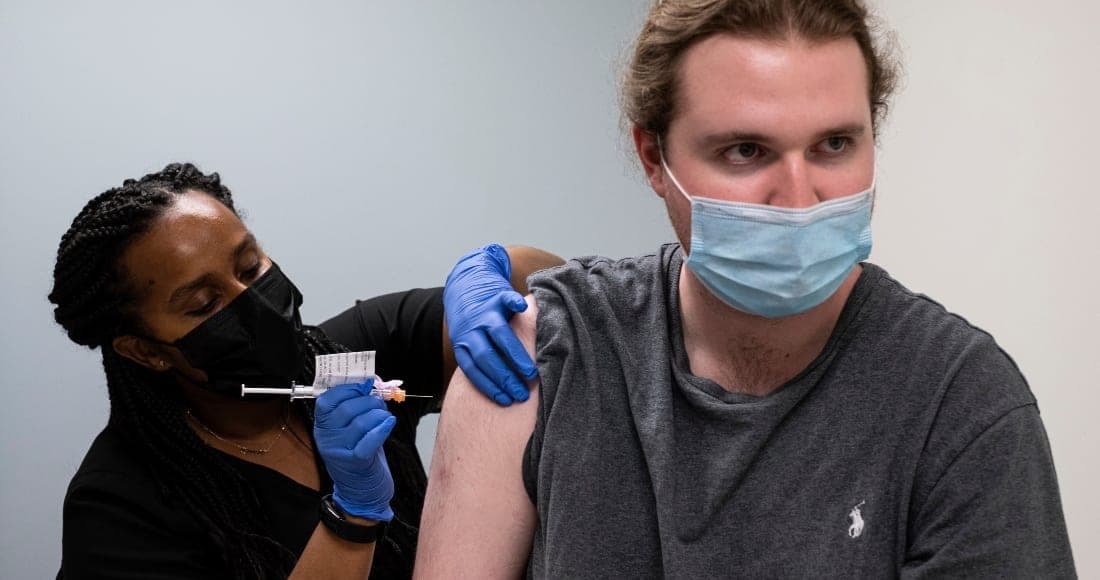 Aplicarán tercera dosis de vacuna contra Covid-19 para estudiar resistencia a variantes