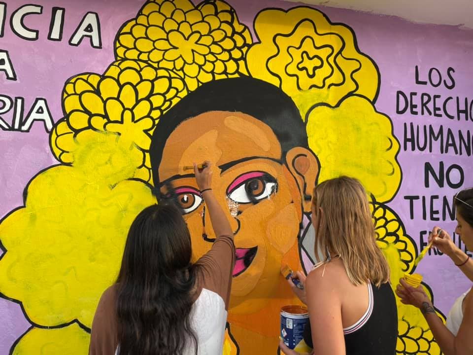 Restauran el mural hecho en memoria de la migrante salvadoreña Victoria Salazar