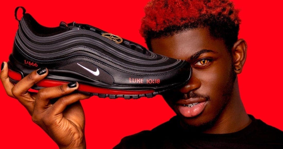 Un tribunal falla a favor de Nike en el caso contra el fabricante de tenis con sangre humana