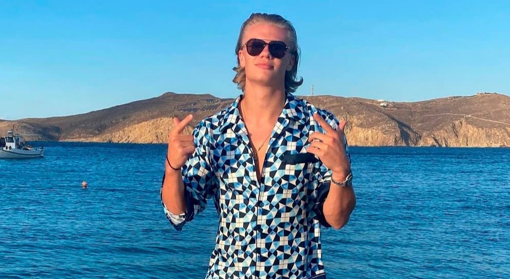 Autos de lujo, cenas de 500 mil euros y propinas opulentas: las extravagantes vacaciones de Erling Haaland en la isla de Mykonos