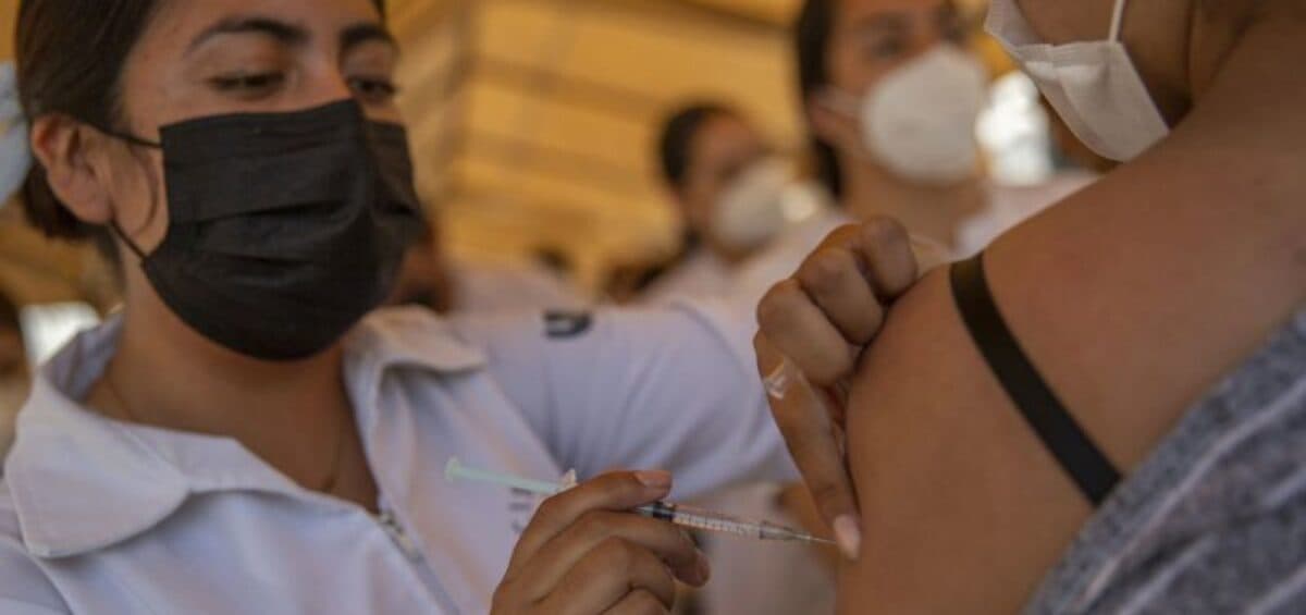 "Por amor a la familia": piden alistarse a jóvenes mayores a 16 años para vacunarse contra Covid