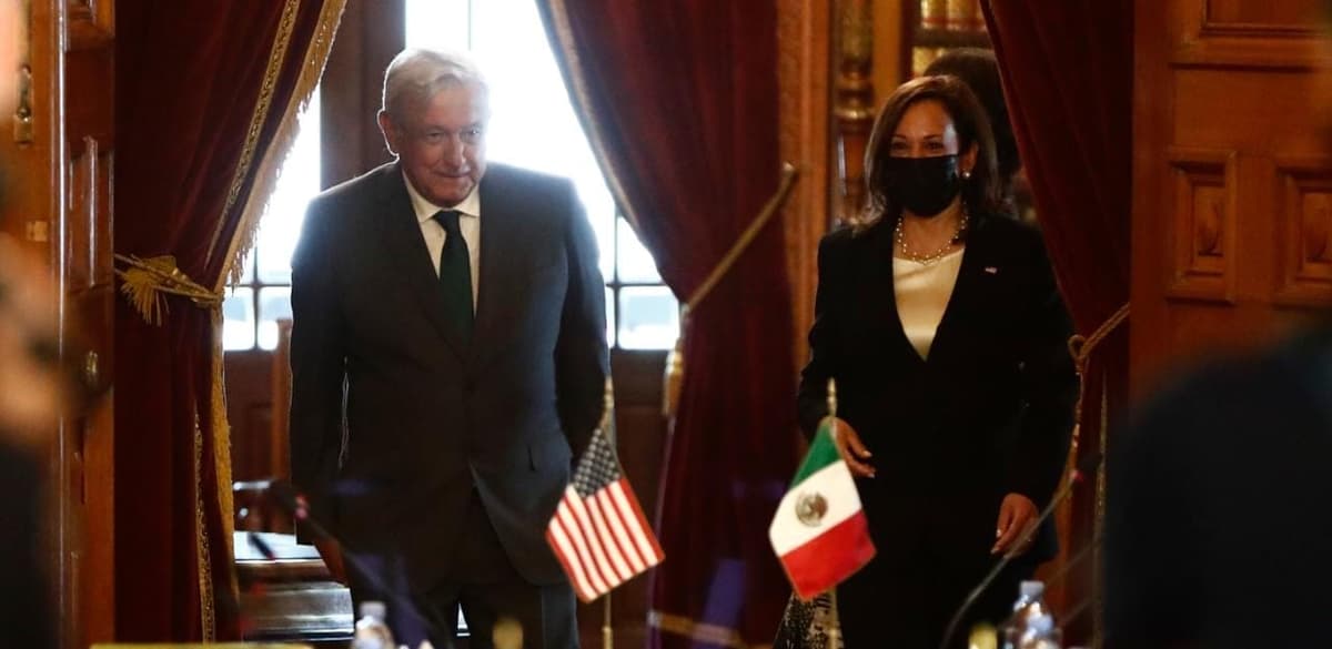 Revela Kamala Harris que pidió a AMLO dejar trabajar a ONGs y prensa