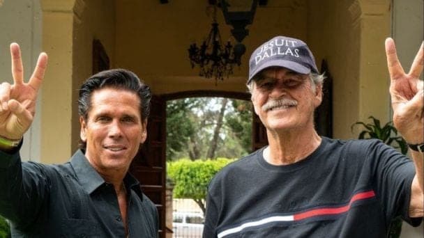 Palazuelos y Fox se asocian para crear los "Oxxos de la mariguana"