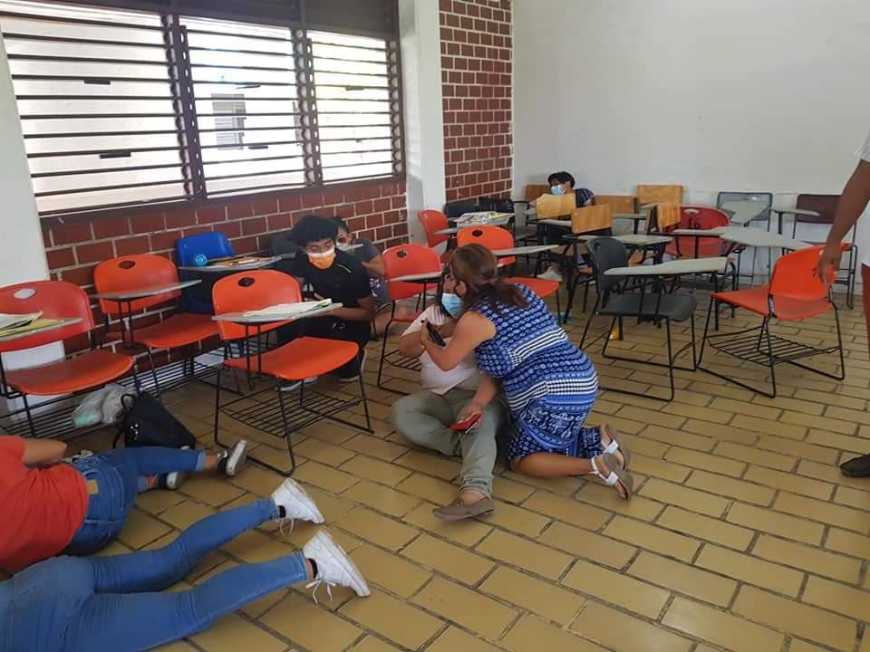 VIDEO: Suenan disparos afuera del Cecyte 2 de Cancún