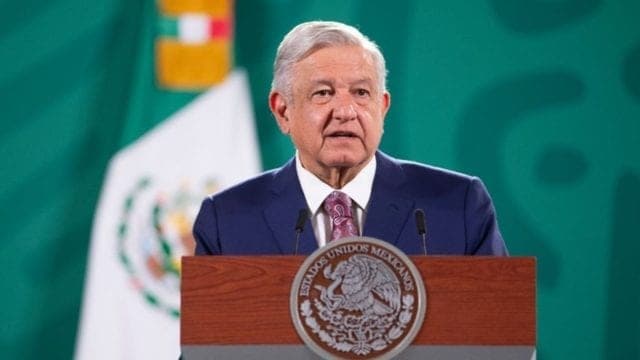 Diario Le Monde critica la 'hiperpresidencia' de AMLO y los ataques al INE e INAI