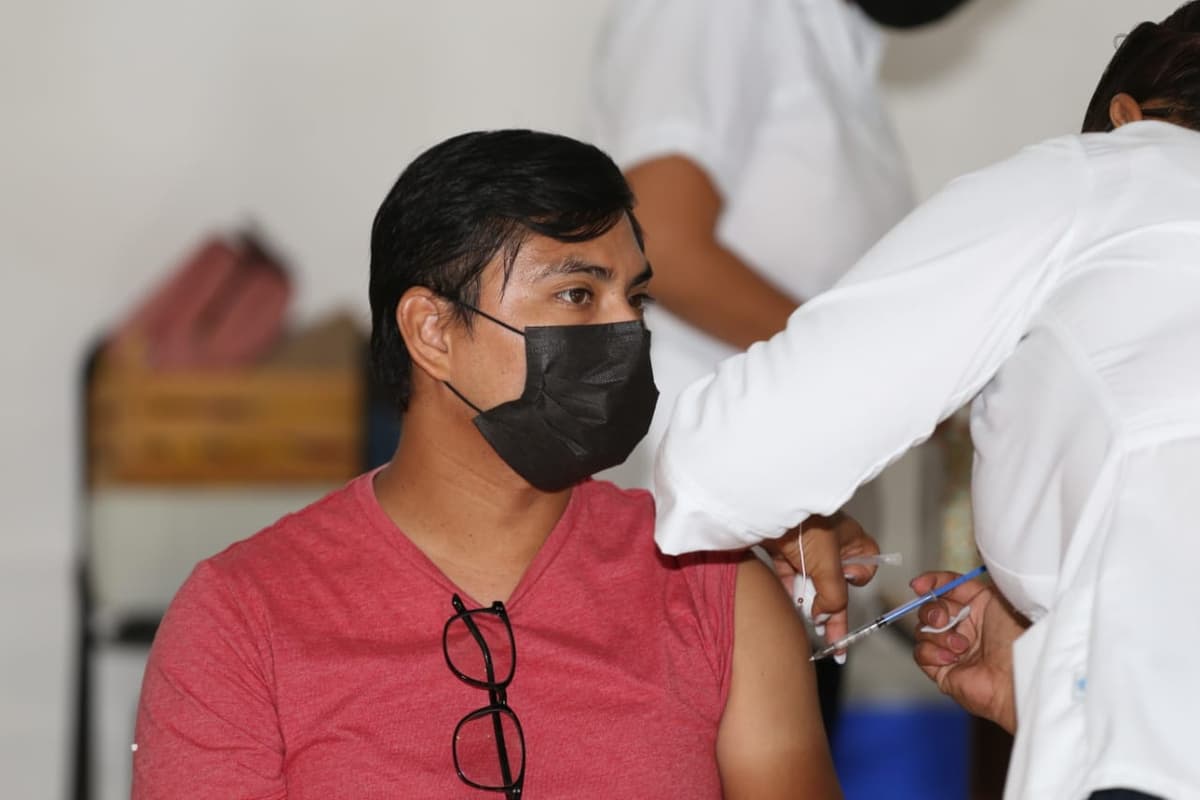 Jóvenes han mostrado interés por vacunarse contra el Covid-19