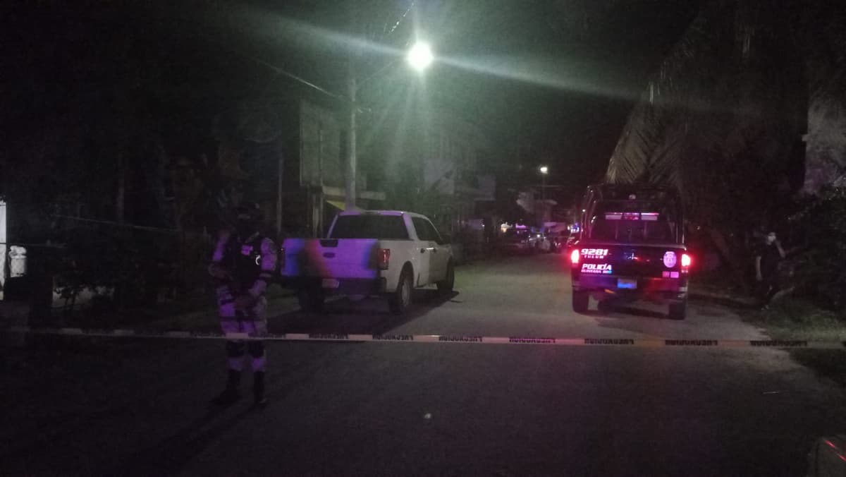 Accionan armas de fuego en bar de Akumal; hay un lesionado