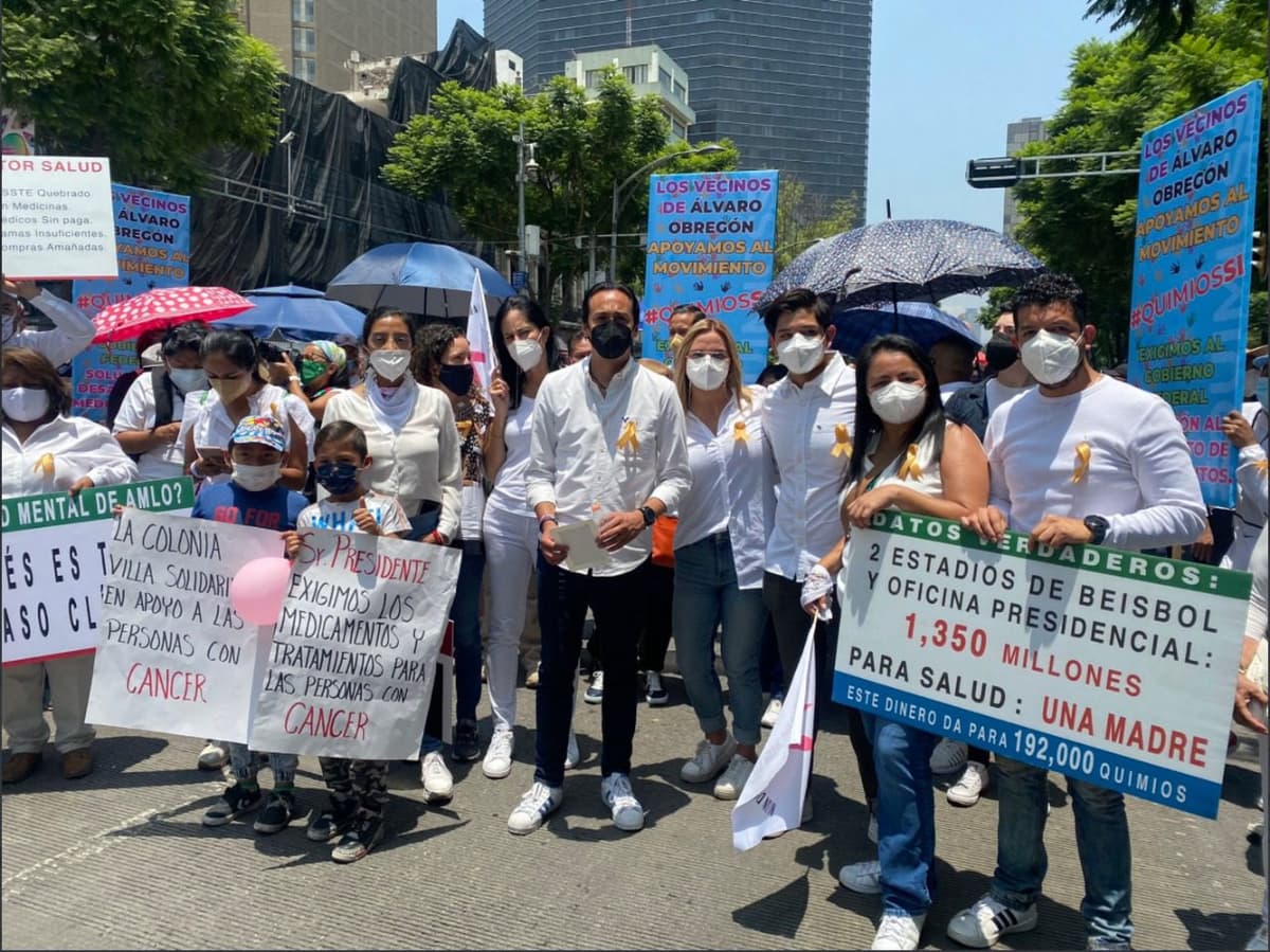 Familiares de menores con cáncer protestan en la CDMX para exigir medicamentos oncológicos