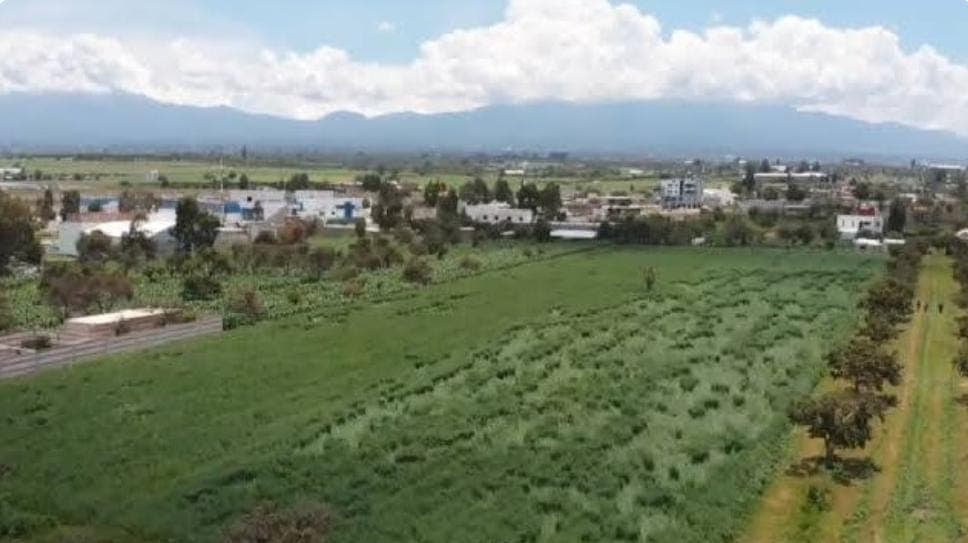 Video: Aparecen extrañas figuras cerca del socavón de Puebla