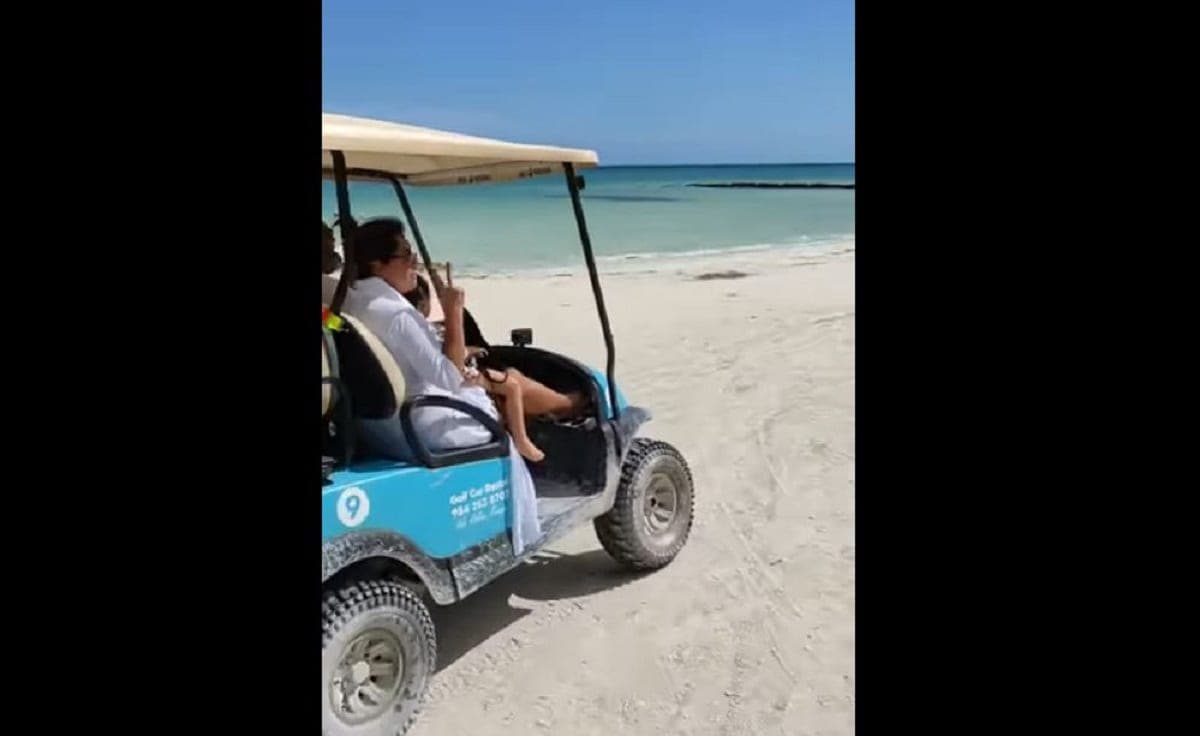 Pese a advertencia ciudadana, turistas circulan en costas de Holbox en carritos de golf