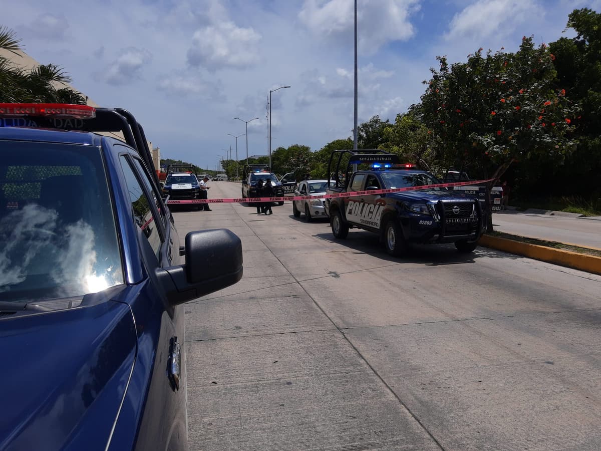 Playa del Carmen: Persecución termina en balacera a un costado de Plaza las Américas