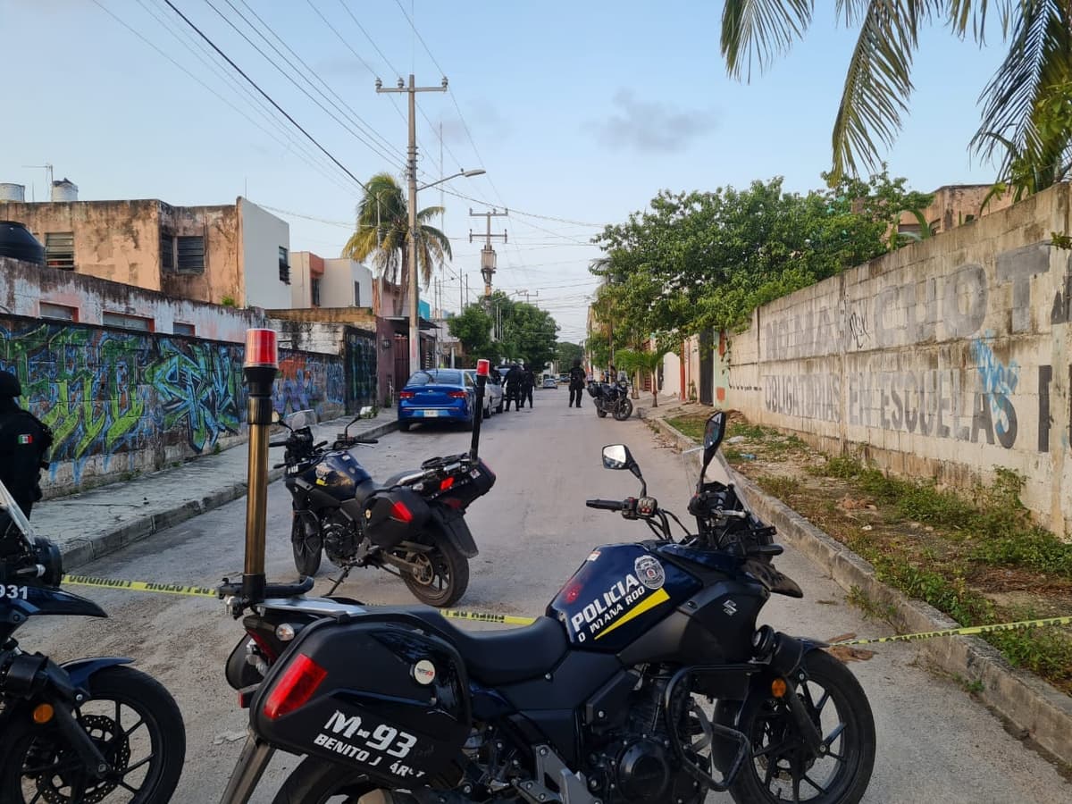 Cancún: Policías le disparan a motociclista y recogen las evidencias de forma irregular