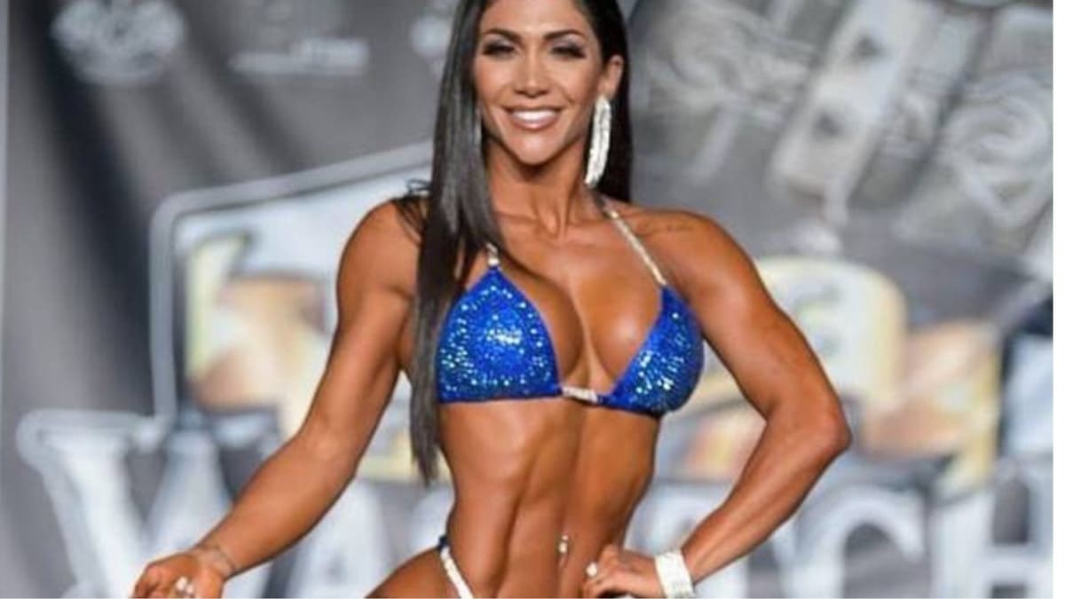 Prohíben a modelo fitness abordar su vuelo por usar “ropa ofensiva”