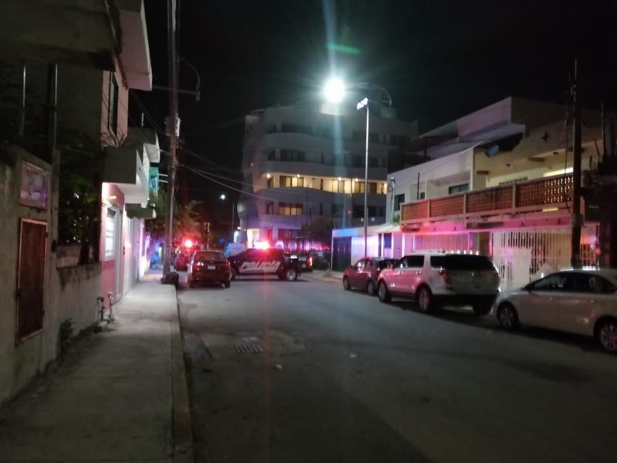 Balean tienda de abarrotes por supuesto cobro de derecho de piso, en Playa del Carmen