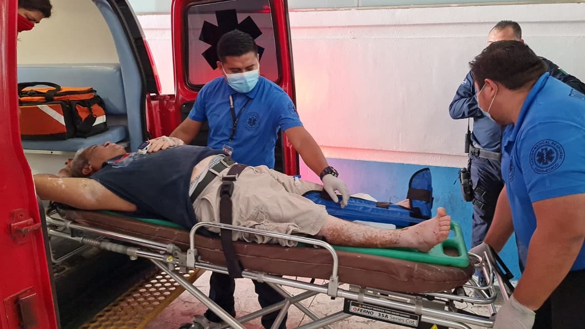 Detienen a dos en taxi, por taxista baleado en Cancún