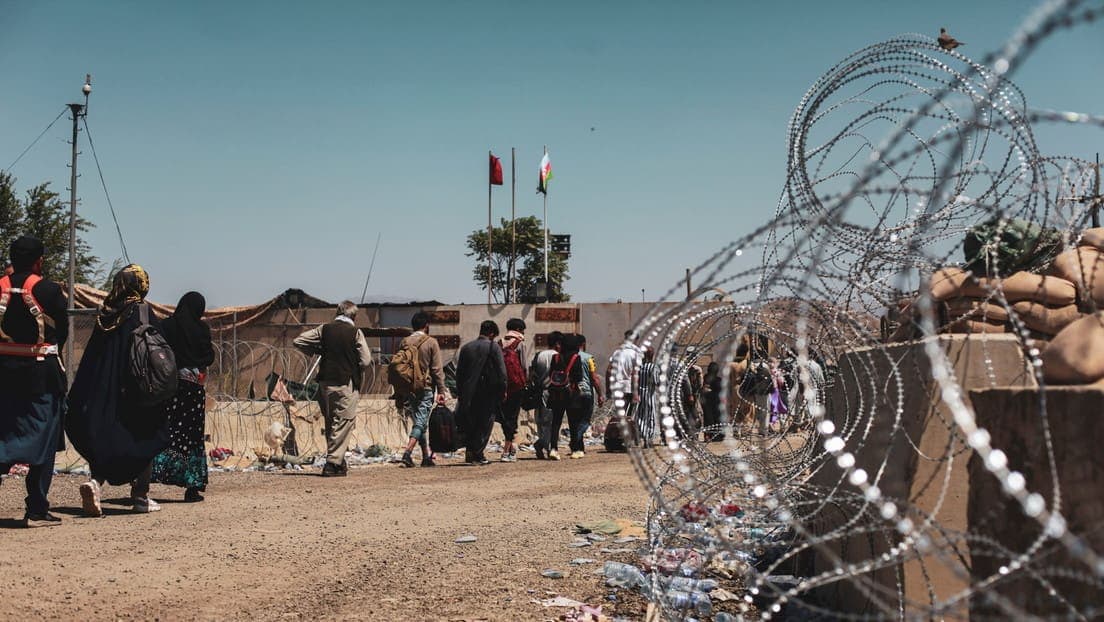 Biden advierte un "probable" ataque al aeropuerto de Kabul en 24-36 horas