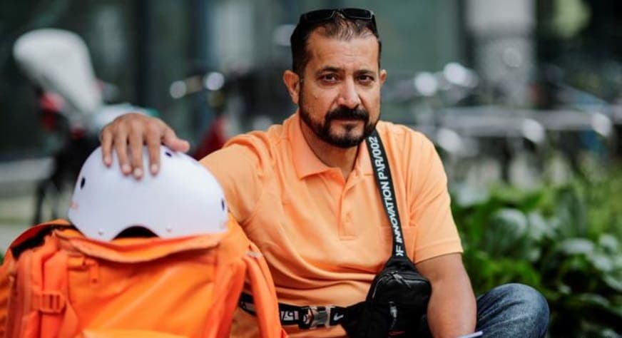 Exministro de Afganistán ahora se gana la vida como repartidor de comida en Alemania