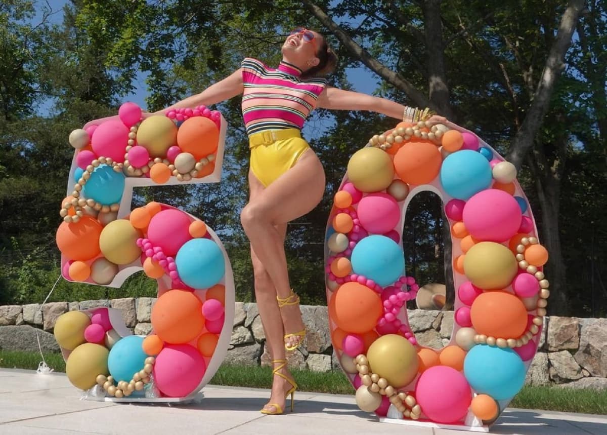 FOTOS: Con espectaculares imágenes Thalía celebra 50 años "arrasando"