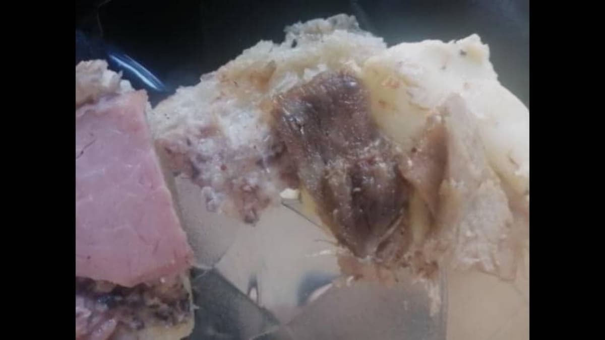 Niño muy grave tras comer en 'Tortas El Gallo': tenían gusanos