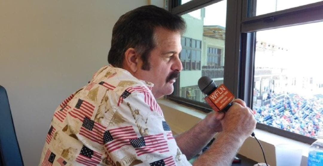 Muere por Covid-19 estrella de la radio; dijo que vacunas eran "falsas"