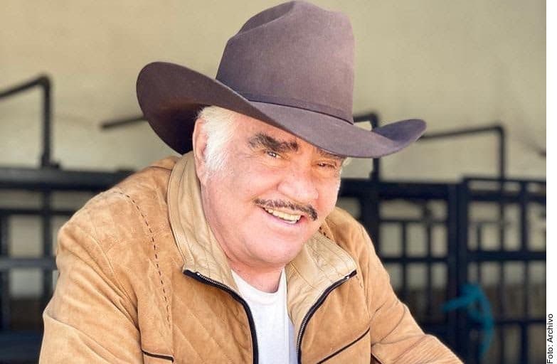 Vicente Fernández es operado tras accidente en su rancho; sigue hospitalizado