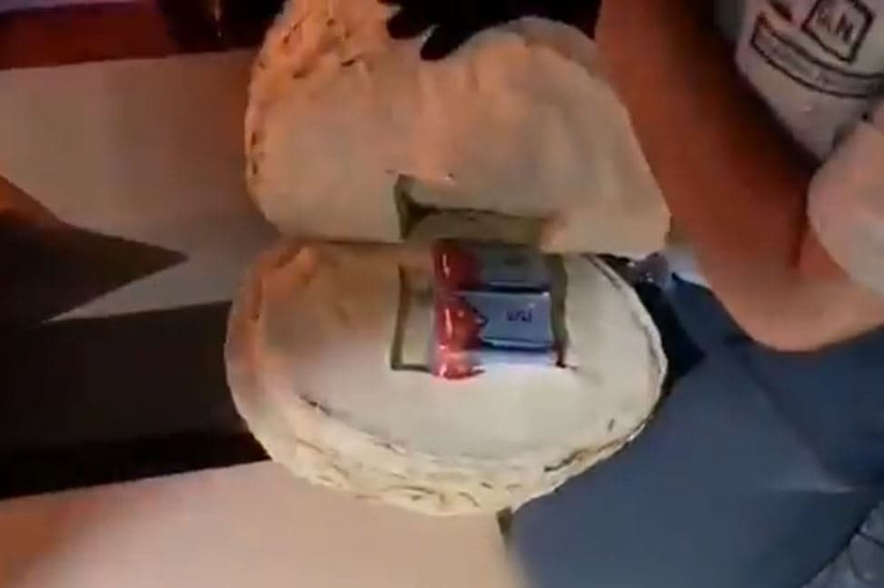 ¡Casi nada! Encuentran 400 cartuchos útiles escondidos entre tlayudas y pan artesanal