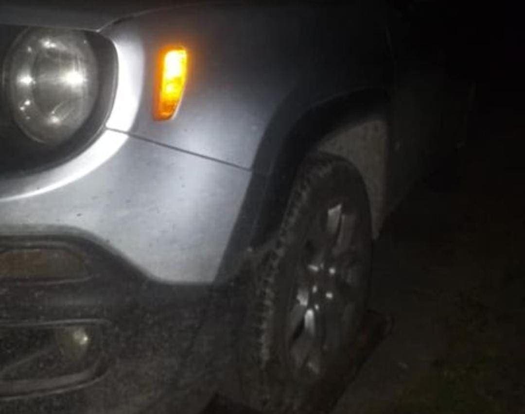 Delincuentes huyen tras persecución vehicular en Nicolás Bravo