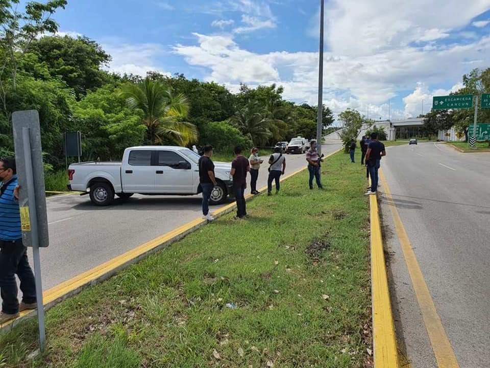Hallan cuerpo maniatado al interior de una bolsa cerca de los terrenos de la Expofer en Chetumal