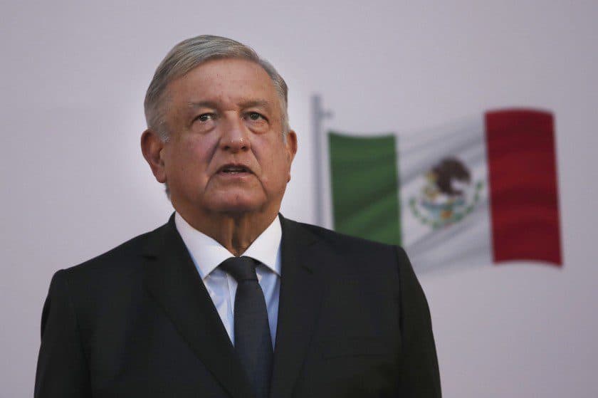 "Todo el poder al nuevo emperador de México": Una pasada por el esclarecedor libro de Arnulfo Licona Ocaña sobre AMLO