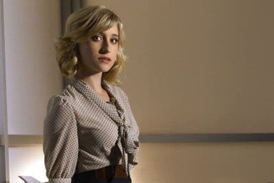 Ingresa a prisión la actriz Allison Mack para cumplir una sentencia de tres años por caso NXIVM